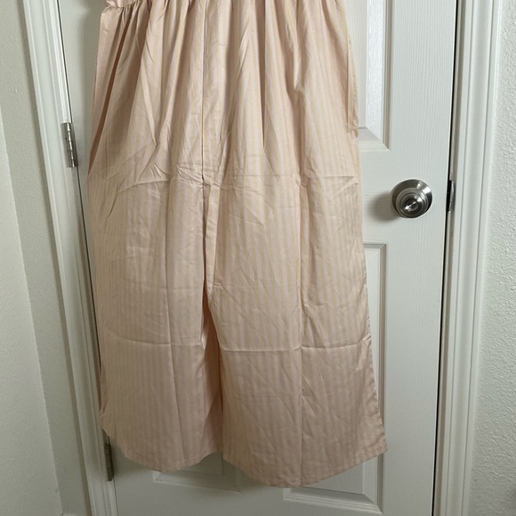 Miss Look wide-leg jumpsuit in a light pale yellow and beige, color size small - Picture 9 of 12